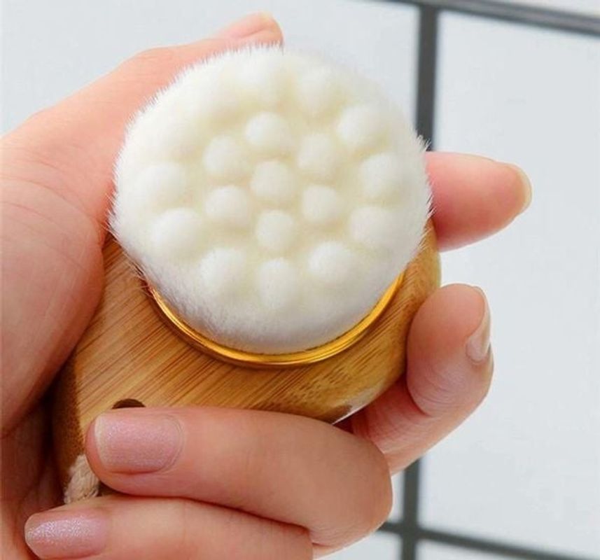 Facial Brush with Bamboo Handle - Mialuxx.beauty