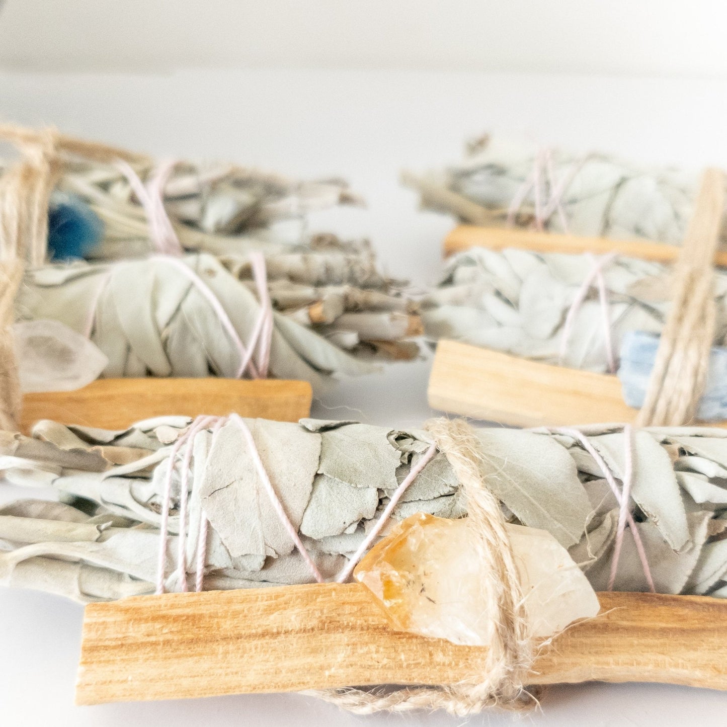 Palo Santo, Sage & Crystal Smudging Bundle - Mialuxx.beauty