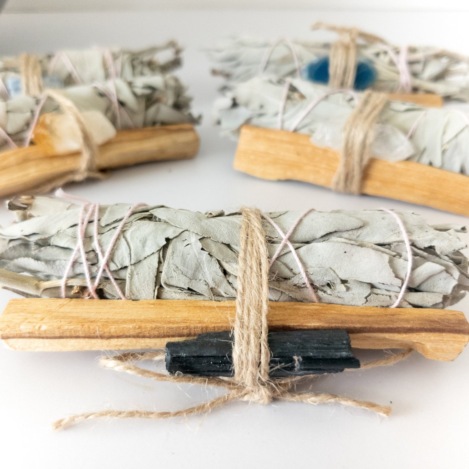 Palo Santo, Sage & Crystal Smudging Bundle - Mialuxx.beauty